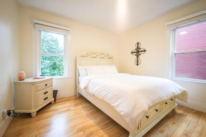 The Boston Rental - Multiple Floorplans Exterior photo