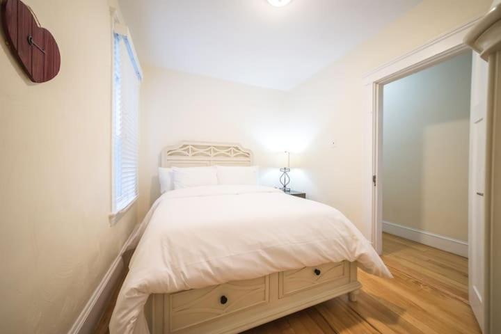 The Boston Rental - Multiple Floorplans Exterior photo